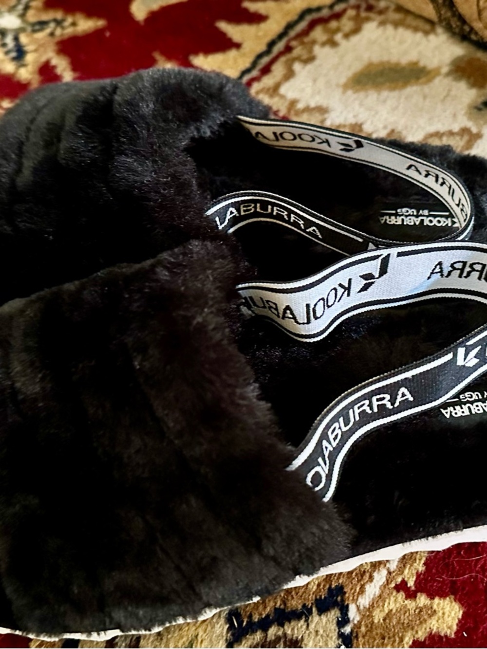 Kookaburra by UGG Fuzz’n II Slippers - size 5 (fits size 7) RUN BIG